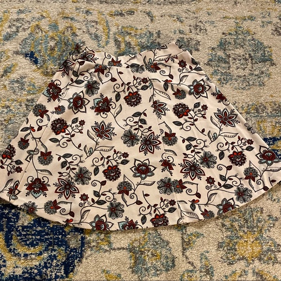 H&M Skirt - Picture 4 of 5